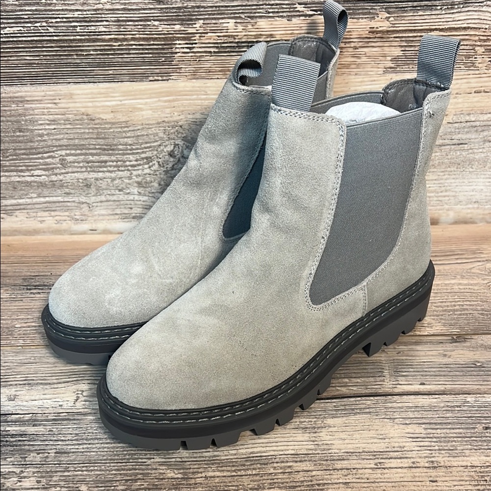 Cushionaire Derby Rugged Chelsea Boot in Grey Suede New C10